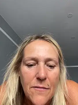 แชท XXX สดของ Blondnboujee53