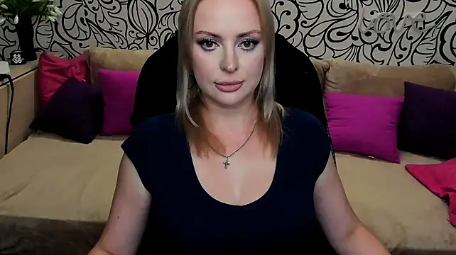 Hotdreamhere's Live XXX Chat
