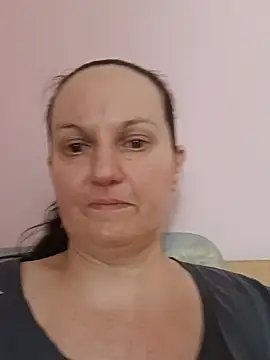 BustyLadyAlman Live XXX chat
