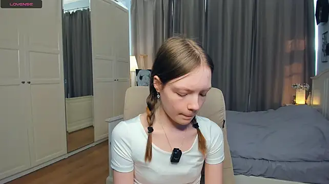 LavenderMitten Chat XXX live