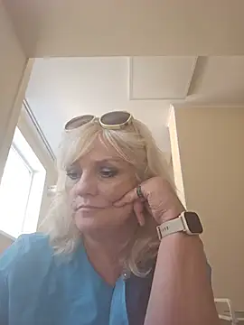 AliceStar333's Live XXX Chat