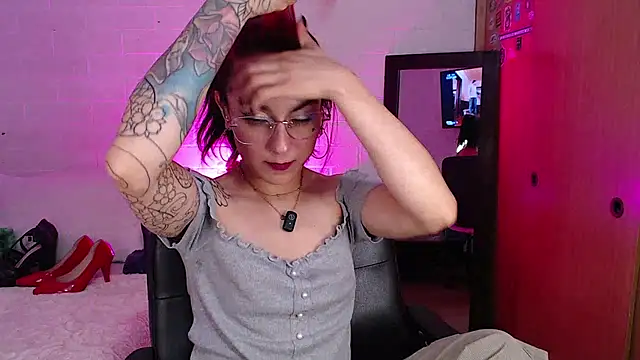Pokazy przed kamerką – Amy66
