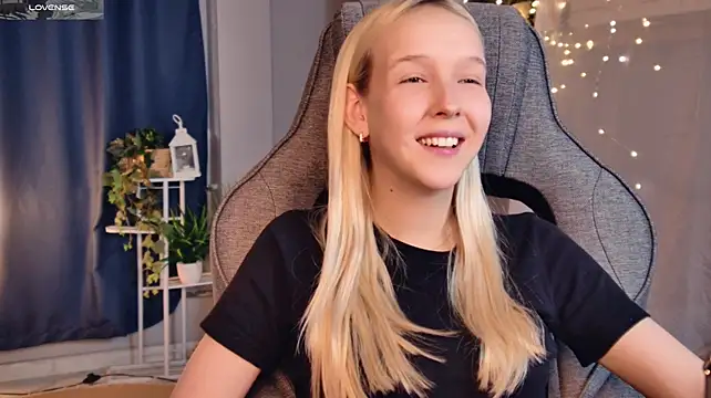 Онлайн чат XXX MaoqiBeverly