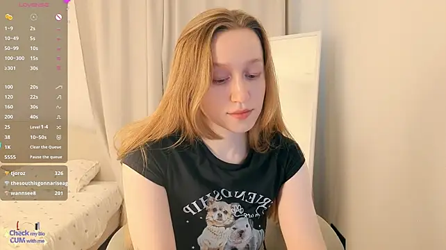 mowalova's Live XXX Chat
