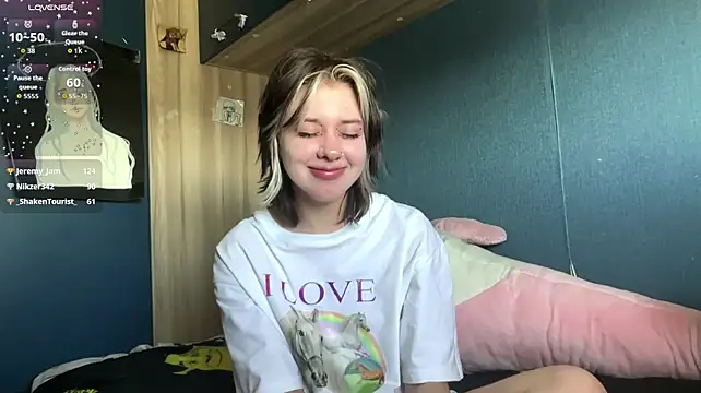 AueshaSimon's Live XXX Chat