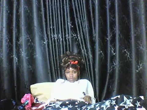 Montana_spicy Pertunjukan Webcam