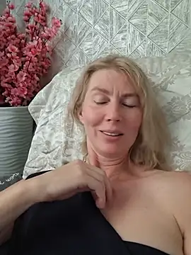 XXX chat uživo modela stellahere8