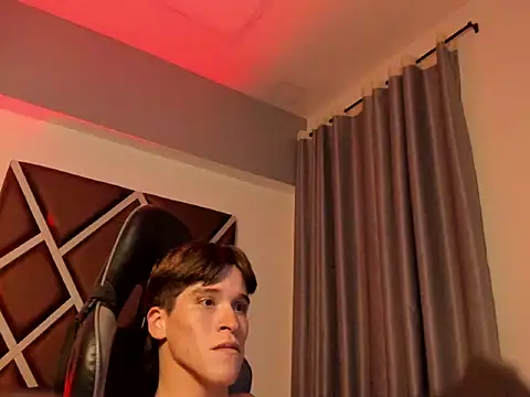 Axel_Royce Live XXX-Chat