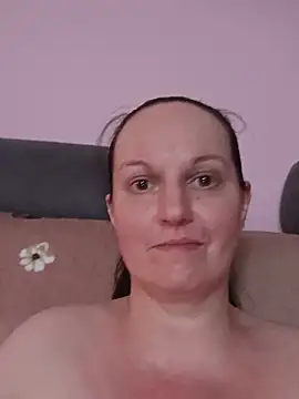 Chatroom XXX en direct de BustyLadyAlma