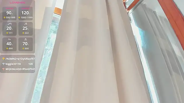 Naila18 即時 XXX 聊天