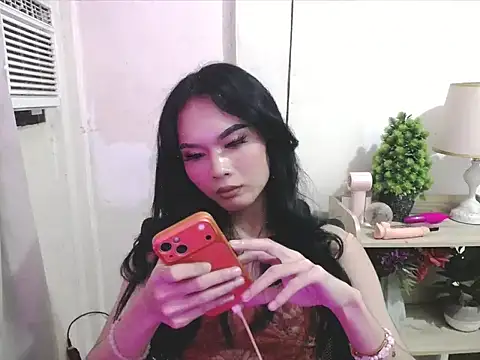 devine_goddess Adlı Modelin Web Kamerası Şovu