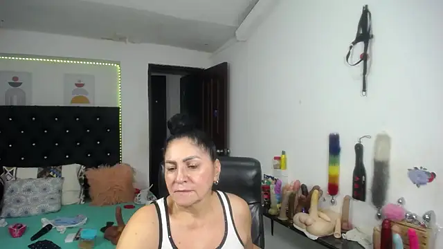 mature_bigboobs10 élő XXX-chatje