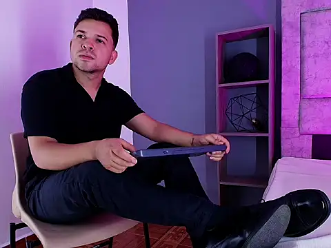 Hey_Noaah élő XXX-chatje