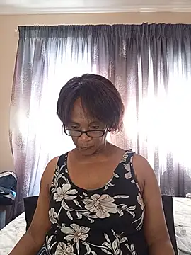 Hotgrannyx élő XXX-chatje