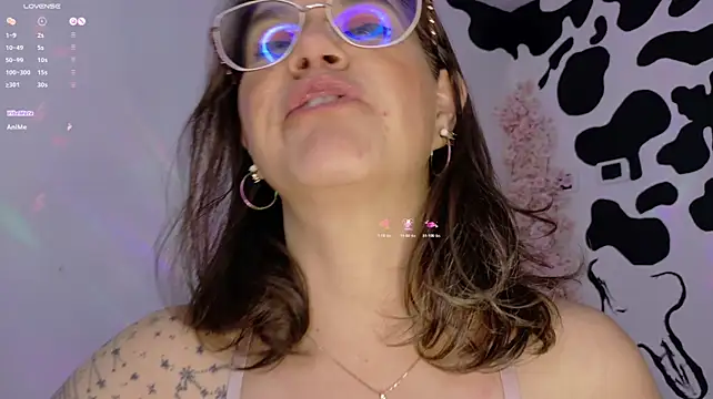 צ'אט XXX בשידור חי של Luciifeer_