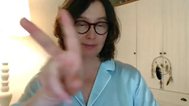 Muntthee élő XXX-chatje