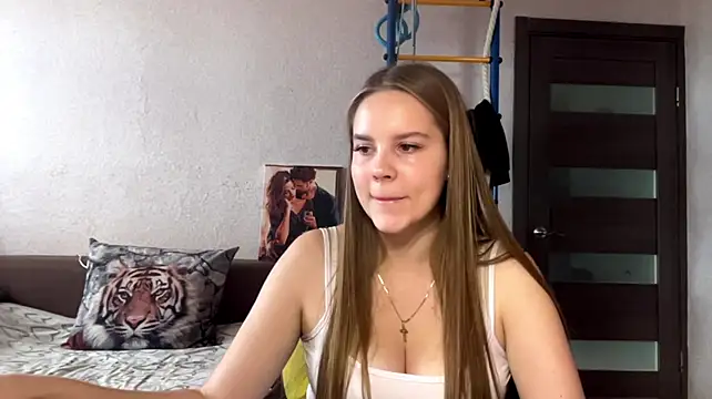 Peekinside's Live XXX Chat