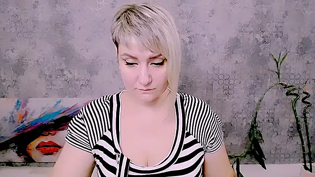 Djullia Chat XXX live
