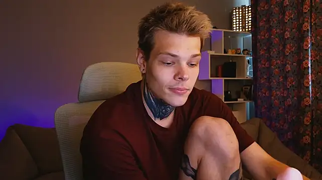 DENIS_HERE webkamerás műsora
