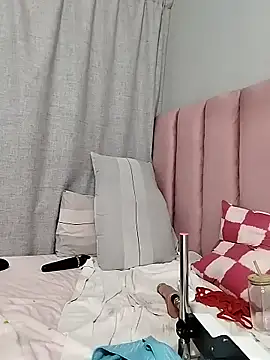Cherrydollx's Live Chat Room
