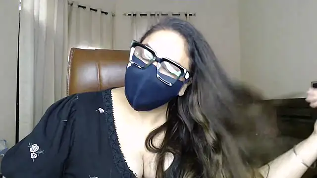 Chat XXX ao vivo de SEXY-Sardarni