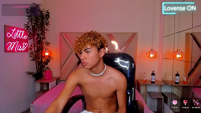 Anyelo_Twink লাইভ XXX চ্যাট
