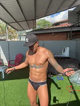 aaron_bolt Chat XXX in diretta