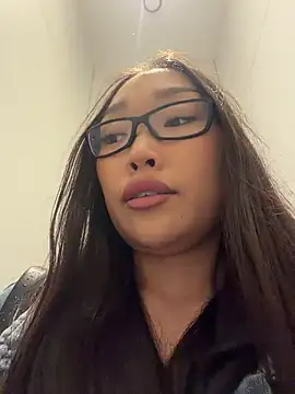 trytomakememoam's Live Chat Room