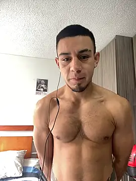 Taylor_DiamondBoy's Webcam Show