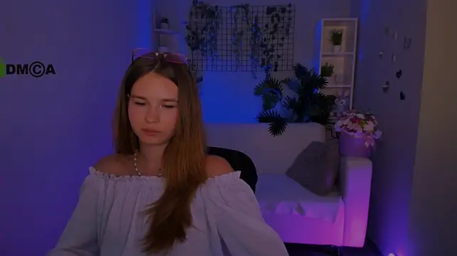 angie_foxy1 Adlı Modelin Canlı XXX Sohbeti