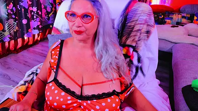 YOUR_MATURE_FANTASYのライブXXXチャット