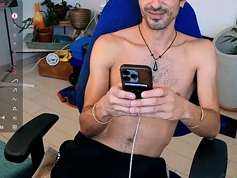 دردشة CuriousGeniee الجنسية المباشرة