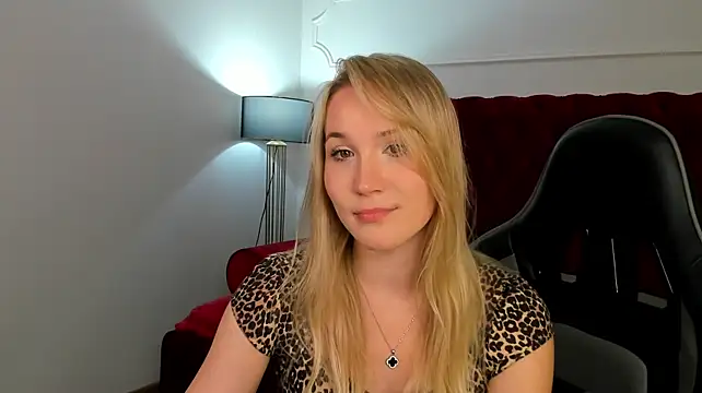 ElaraVoltage Live XXX-chat