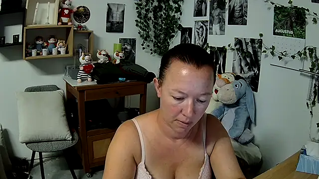 Chatroom XXX en direct de AnyaKrey@xh