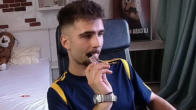 KyloEast Live XXX Chat