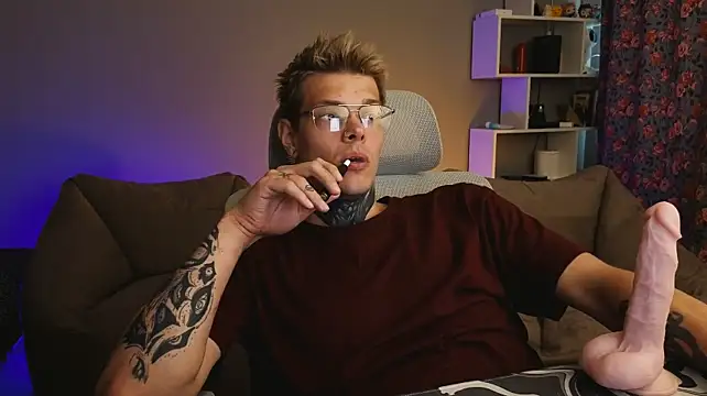 DENIS_HERE's Webcam Show