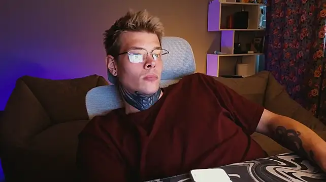 DENIS_HERE élő XXX-chatje