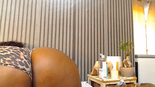 ROYALASS25 Chat XXX live