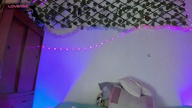 Pucaa_'s Live XXX Chat