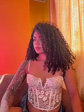 Chatroom XXX en direct de Morenayaa