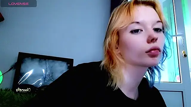 Kiara_Age Adlı Modelin Canlı XXX Sohbeti