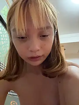yangyang520-18girl: вебкам-шоу
