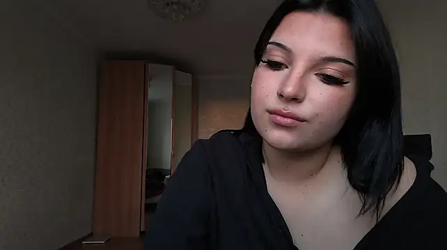 MadalineGrand's Live XXX Chat