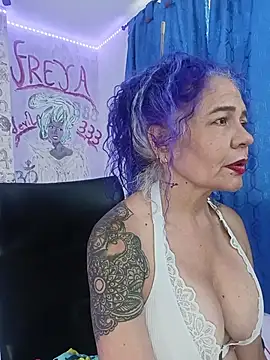 freyadevil333 XXX чат на живо