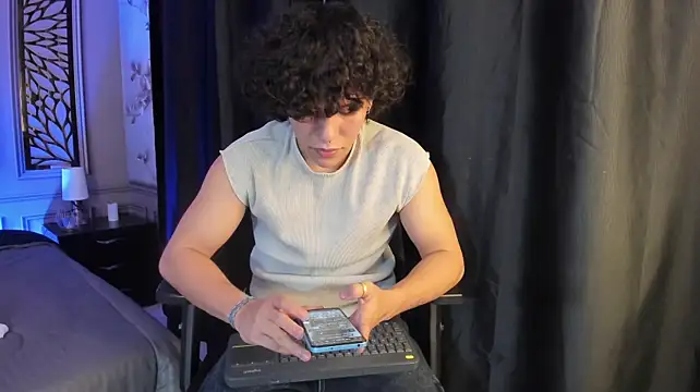 adrian_black86306 Webcam show