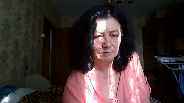 Chat +18 de GypsiQueen2 ao vivo