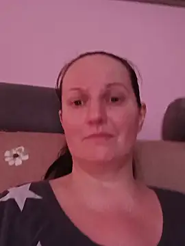 Chatroom XXX en direct de BustyLadyAlma