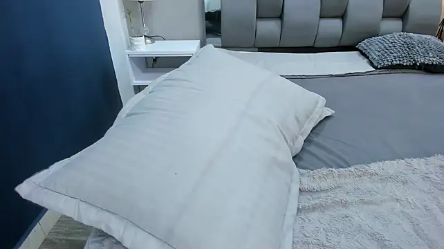 Charlie___Musk লাইভ XXX চ্যাট