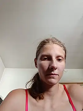 LenaGoldi élő XXX-chatje