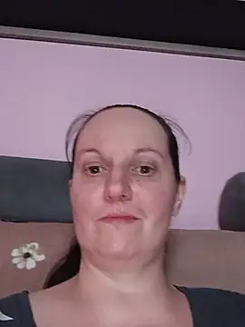 BustyLadyAlma Live XXX-chat